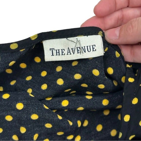 The Avenue Vintage Polka Dot Black Yellow Sleeveless Blouse 24 - Picture 2 of 4